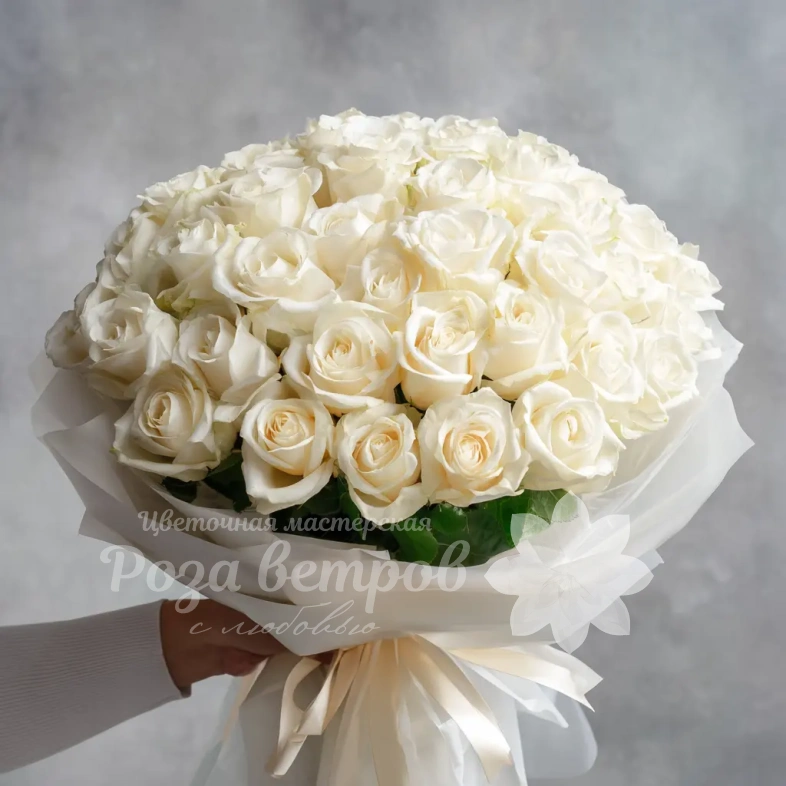 Белые розы &laquo;Белый шелк&raquo;