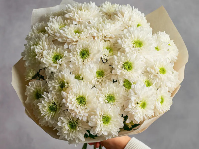 Монобукет из хризантем «Тепло момента»