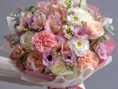 Букет с альстромериями «Калейдоскоп чувств»