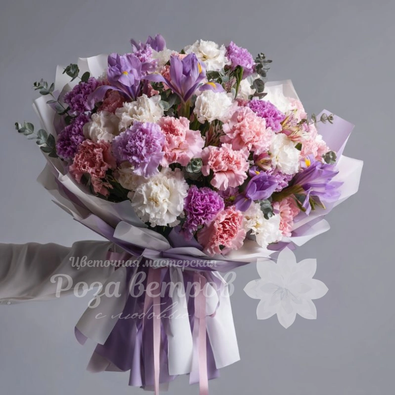 Букет с гвоздиками &laquo;Гармония оттенков&raquo;