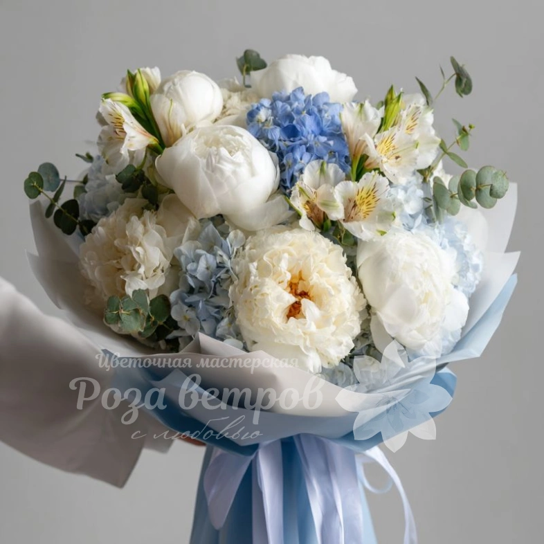 Букет с пионами &laquo;Дыхание облаков&raquo;
