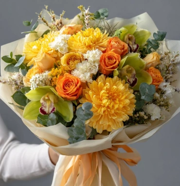 Букет с хризантемами «Классика тепла»