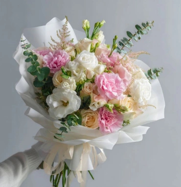 Букет с эустомами «Мягкое прикосновение»