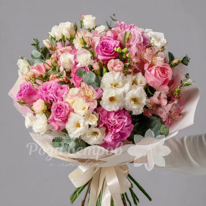 Букет с эустомами &laquo;Рассветная нежность&raquo;