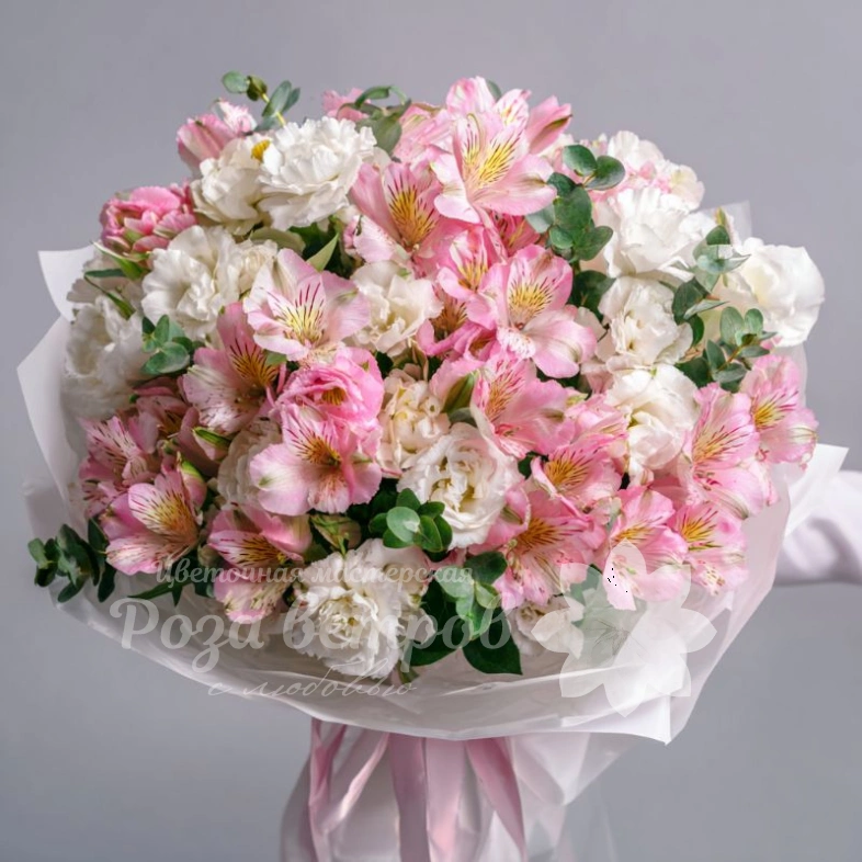 Букет с эустомами &laquo;Чистое вдохновение&raquo;