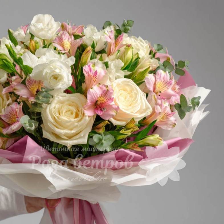 Букет с эустомами &laquo;Пыльца нежности&raquo;