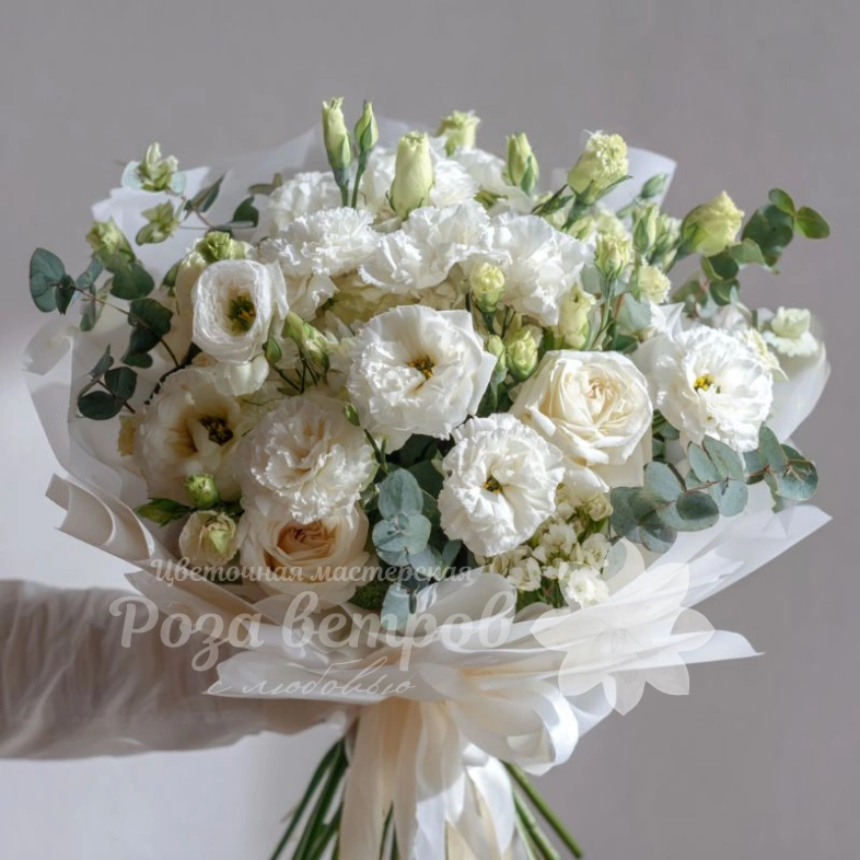 Букет с эустомами &laquo;Светлая вуаль&raquo;