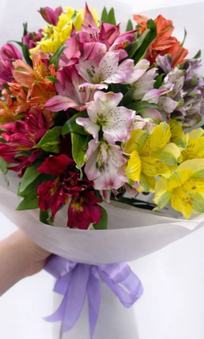  Букет из альстромерии «Яркие эиоции»