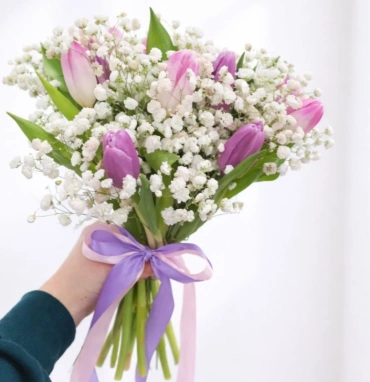 Тюльпаны в гипсофиле