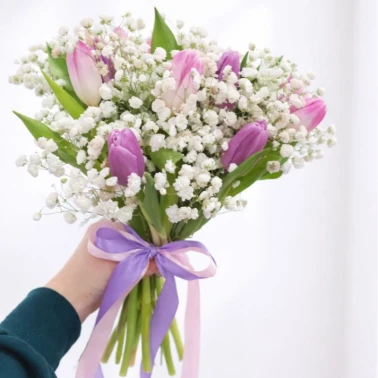 Тюльпаны в гипсофиле