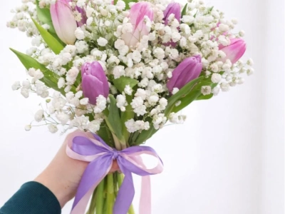 Тюльпаны в гипсофиле