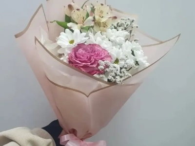 Букет комплимент из альстромерии