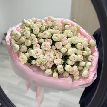 Нежное облако роз