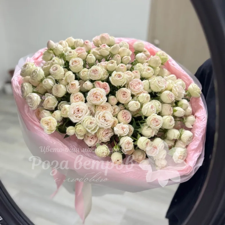 Нежное облако роз