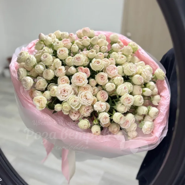 Нежное облако роз