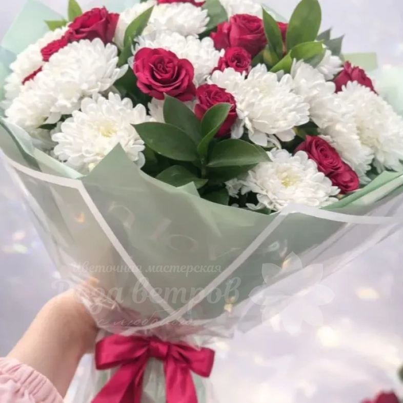 Букет из кустовой розы и  хризантемы &laquo;Нежное признание&raquo;