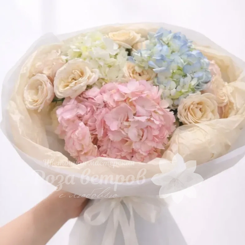 Нежное облако гортензий