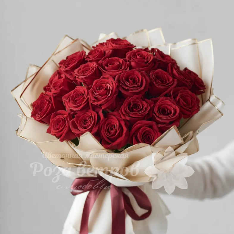 Красные розы &laquo;Рубиновое сияние&raquo;