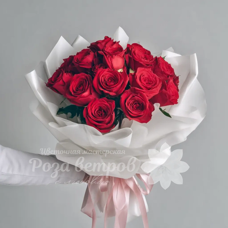 Красные розы &laquo;Страсть мгновения&raquo;