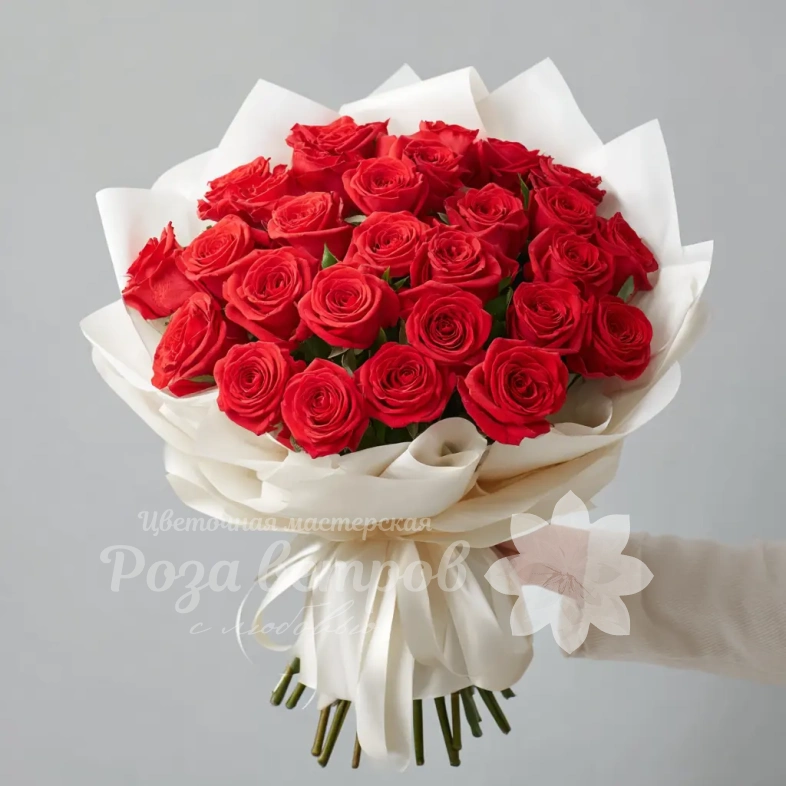 Красные розы &laquo;Огненное сердце&raquo;