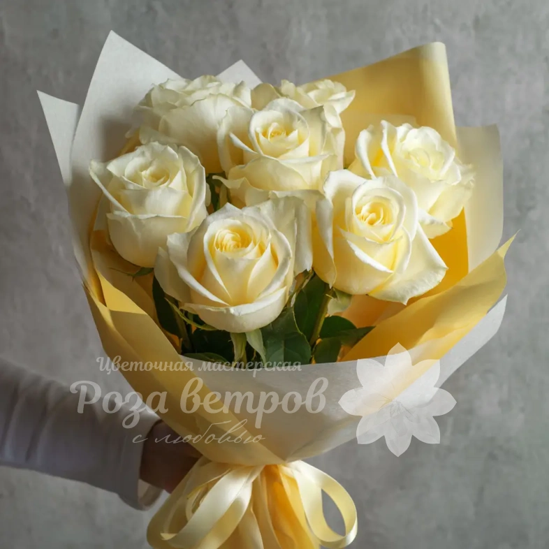 Белые розы &laquo;Белое золото&raquo;